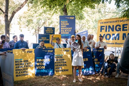 Protestaktion - Finger Weg vom Minijob - 26-07-31 Gruppe