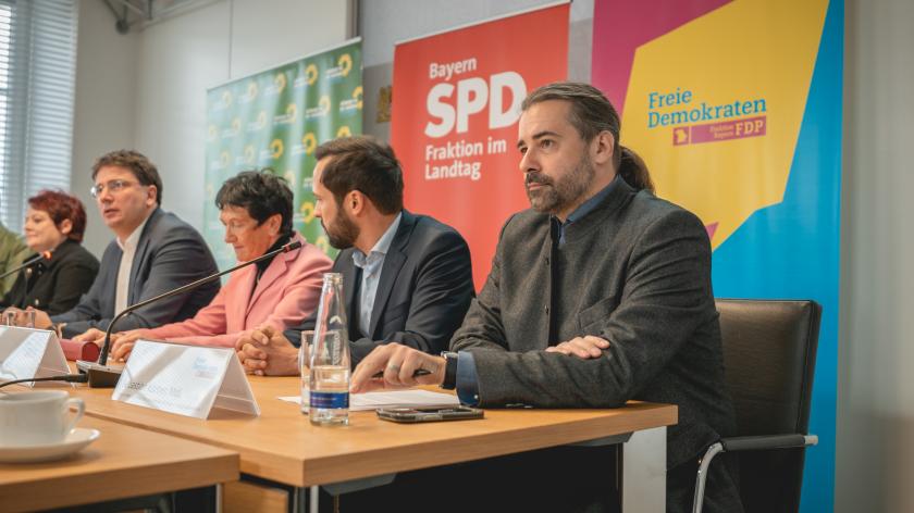 Pressekonferenz von FDP, Grünen und SPD