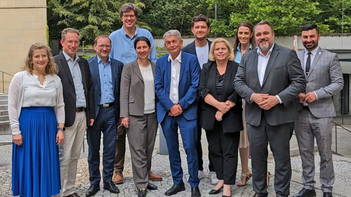 Die bayerischen FDP-Bundestagsabgeordneten gemeinsam mit vbw-Hauptgeschäftsführer Bertram Brossardt.