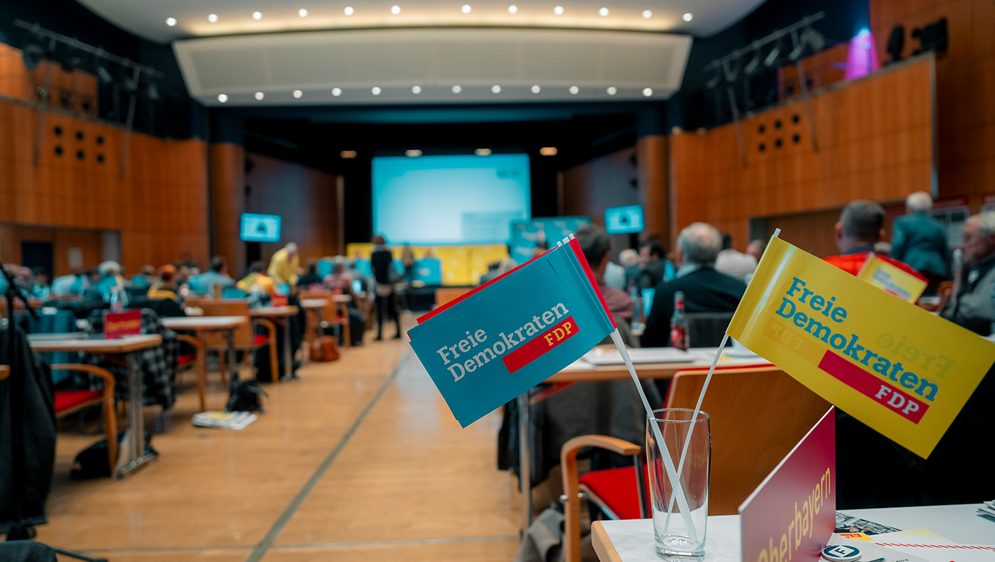 Foto der Parteitagshalle.