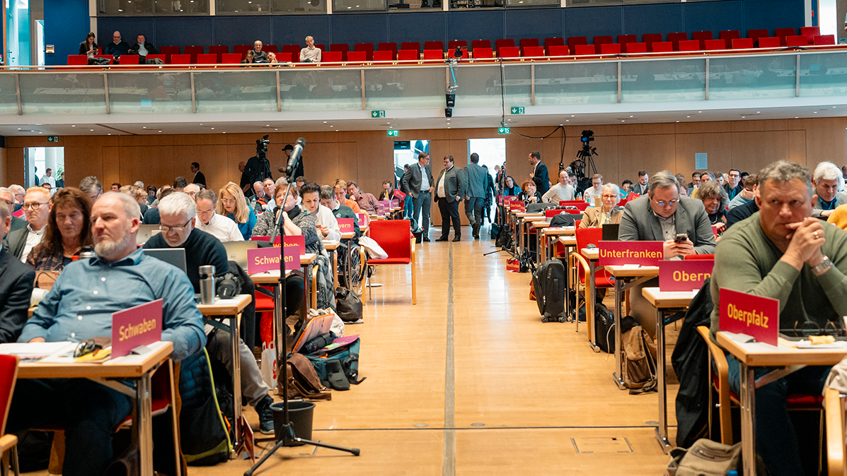 Foto der Parteitagshalle.