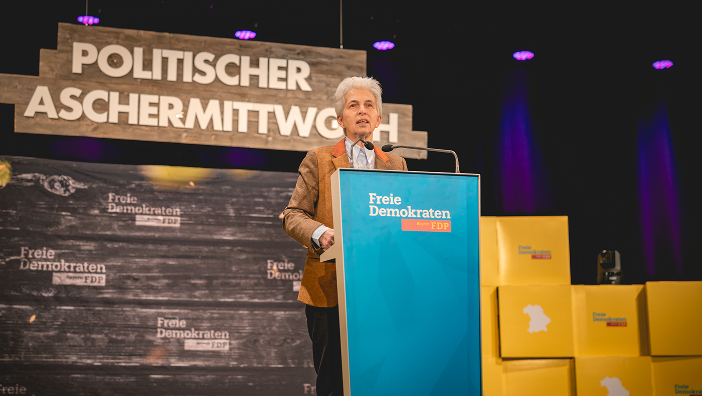 Premiere für Marie-Agnes Strack-Zimmermann (EU-Spitzenkandidatin der FDP) am Politischen Aschermittwoch der FDP Bayern.