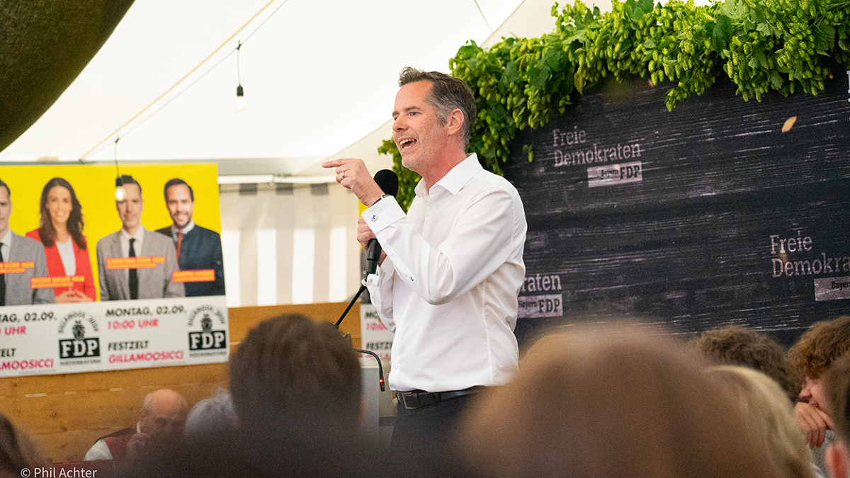 Christian Dürr MdB (Präsidiumsmitglied der FDP und Vorsitzender der Fraktion der Freien Demokraten im Deutschen Bundestag). Foto: Phil Achter.